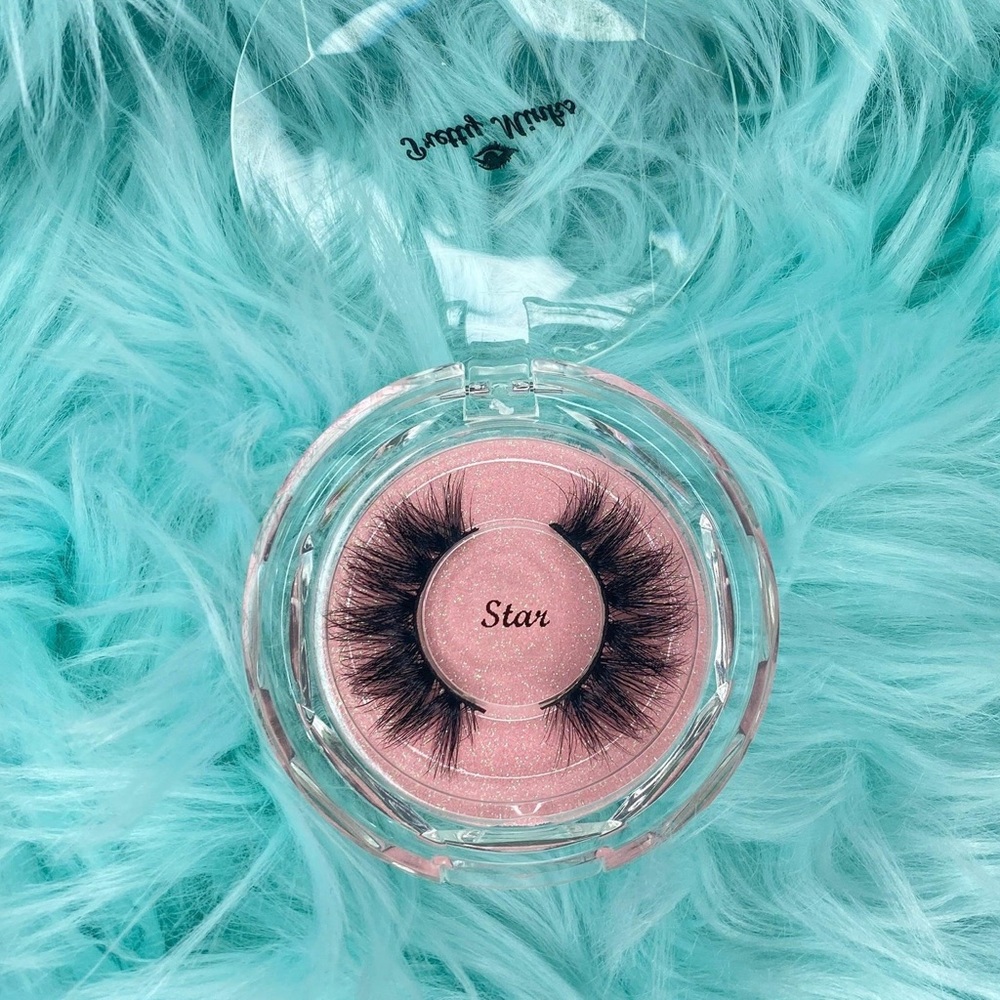 “Star” Lashes - Picture 3 of 3